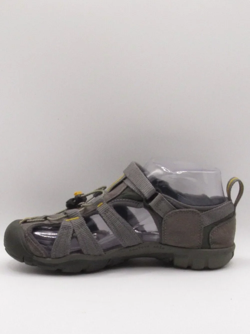 Keen Dark Gray Newport H2 Boys Sandals Size 4 Waterproof Very Good Condition